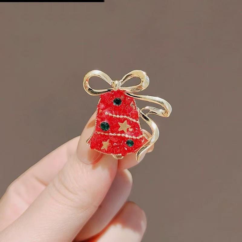 Sparkling Rhinestone Christmas Tree Brooch Faux Pearl Inlaid Fashion Holiday Pin for Scarf Bag Clothing Decor