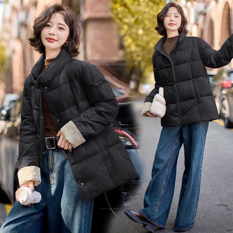 

Женская зимняя куртка 2024 года, свободного кроя, утолщенная, с наполнителем из белого утиного пуха, дизайн для миниатюрных, SY1051 M (115-130 jin) чёрный