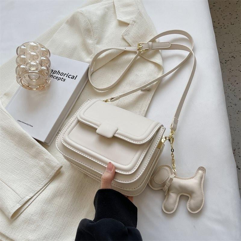 Chic Versatile Women's Shoulder Bag Small Crossbody Purse Elegant Design In Various Colors