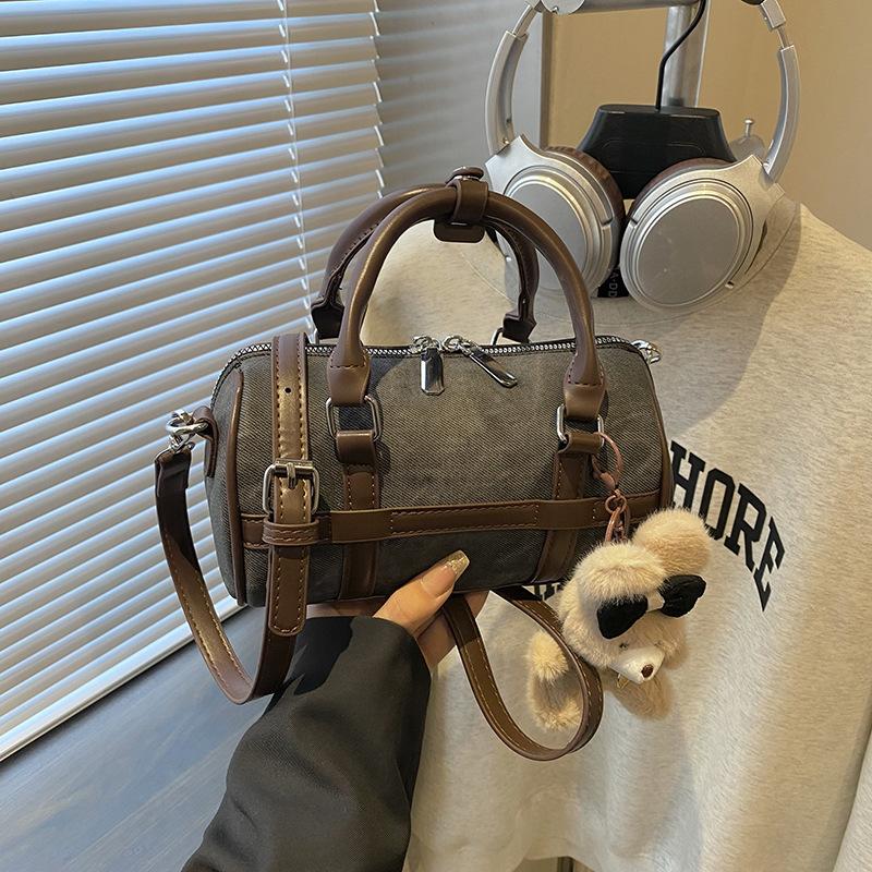 This Year's Popular Small Bag Women's Autumn and Winter Retro 2025 New Versatile Shoulder Messenger Bag Portable Pillow Bag