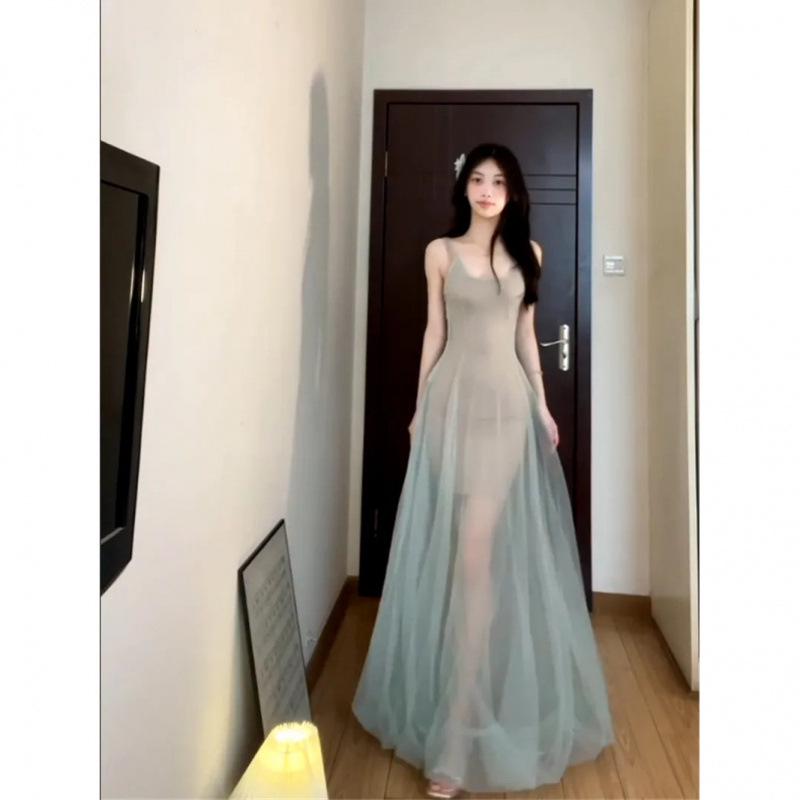 Elegant Summer Spaghetti Strap Dress: Slimming, Color-Blocked Mesh Design for a Unique, Sophisticated Look