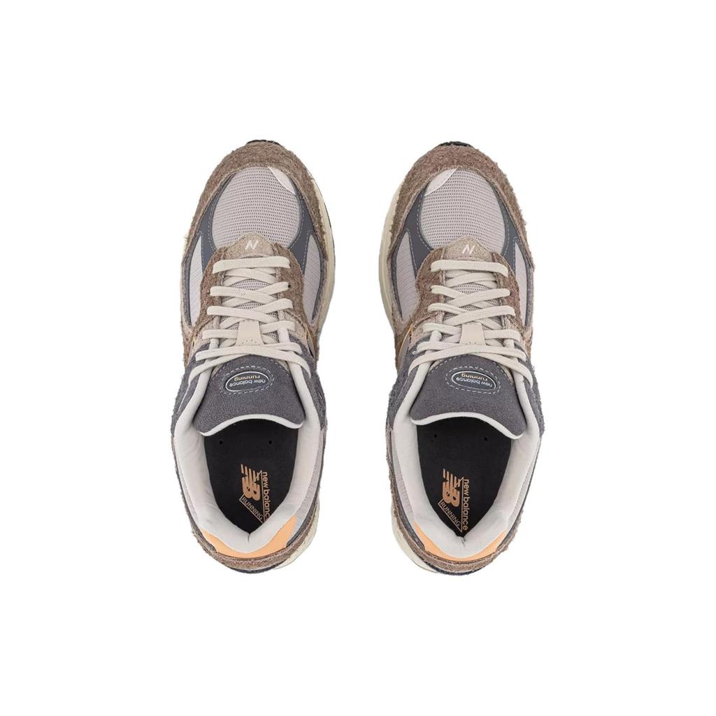 New Balance 2002R Mushroom Hazy Peach Herren Sneaker Tan Castlerock M2002REJ