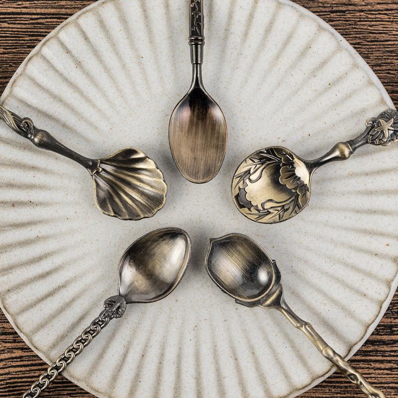 MR 5Pcs Vintage Royal Style Bronze Carved Small Coffee Spoon Kitchen Dining Bar Flatware Cutlery Mini Dessert Spoon For SnacK