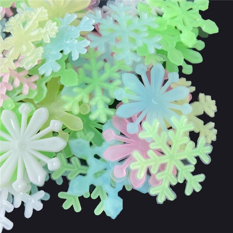 100 STÜCKE Bunte Leuchtende Schneeflocken Wandaufkleber Leuchten im Dunkeln Abziehbild für Kinder Babyzimmer Schlafzimmer Weihnachten Heimdekoration