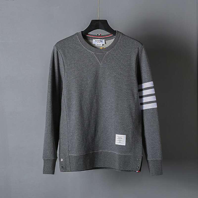 Спортивный повседневный свитер унисекс TB Tim Brown из цветной ткани - пуловер с круглым вырезом и четырьмя перекладинами 1 темно-серого 4490₽