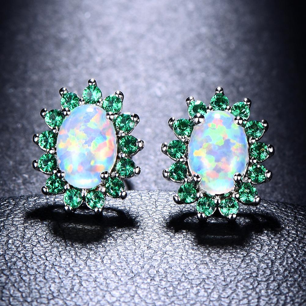 

Personalized Oval Edged Diamond Studded Earrings with Small Diamonds