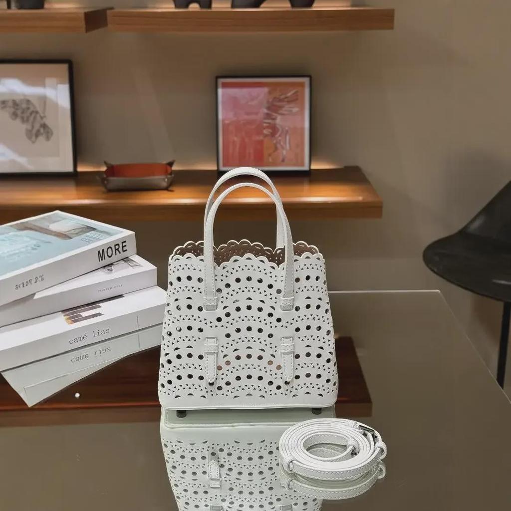 Umhängetasche aus lasergeschnittenem Rindsleder – echtes Leder, Nischendesign, Sommermode für Damen.