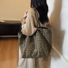 2025 Autumn New Leopard Print Commuter Large Capacity Tote Bag Women's Canvas Bag Retro Niche Design Shoulder Bag