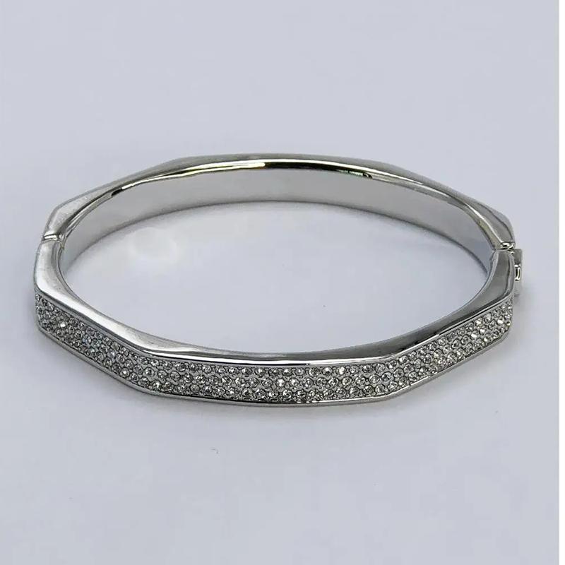 Simple and efficient silver full diamond bracelet with polygonal edge design and dense inlaid broken diamond buckle bracelet