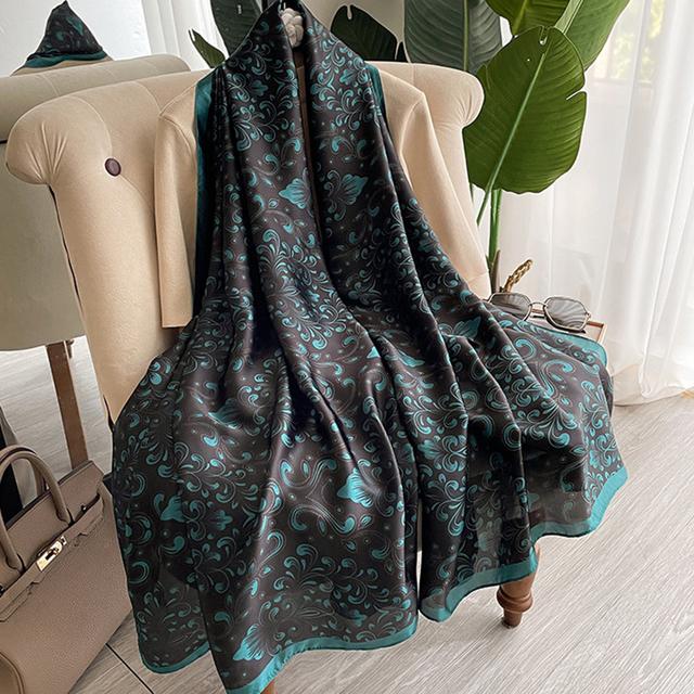 

Розкішний бренд осінь і зима для жінок, новий стиль, мода, відповідний колір, принт, шовковий шарф, жіноча популярна платок, пляжна шаль