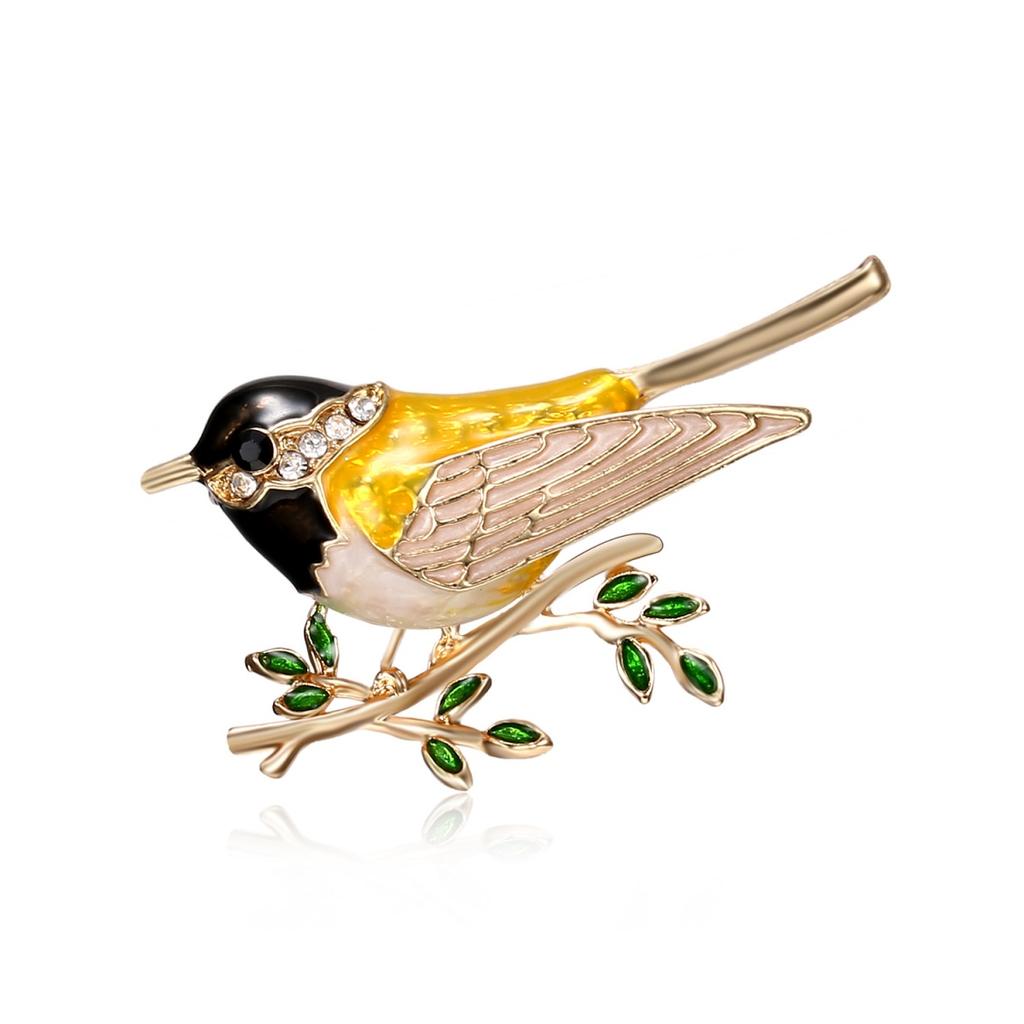 Lovely Bird Sitting On Tree Branch Brooches For Women Men Luxury Vivid Flying Hummingbird Enamel Pins Animal Badge Party Jewelry