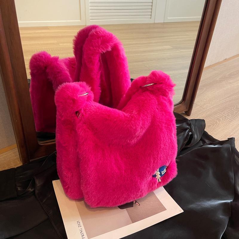 Plush bag women's large-capacity 2024 new autumn and winter versatile shoulder messenger bag, high-end plush bag