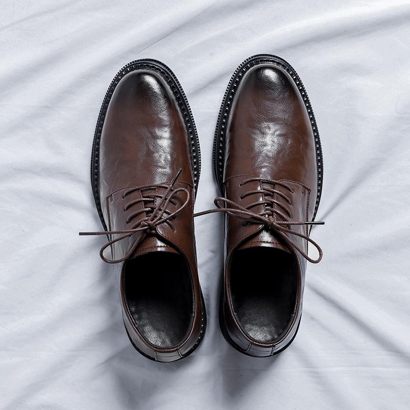 

2024 Новые деловые мужские повседневные кожаные туфли с дышащей мягкой подошвой, противоскользящие, удобные для вождения, мужские кроссовки на шнуровке 44 коричневый