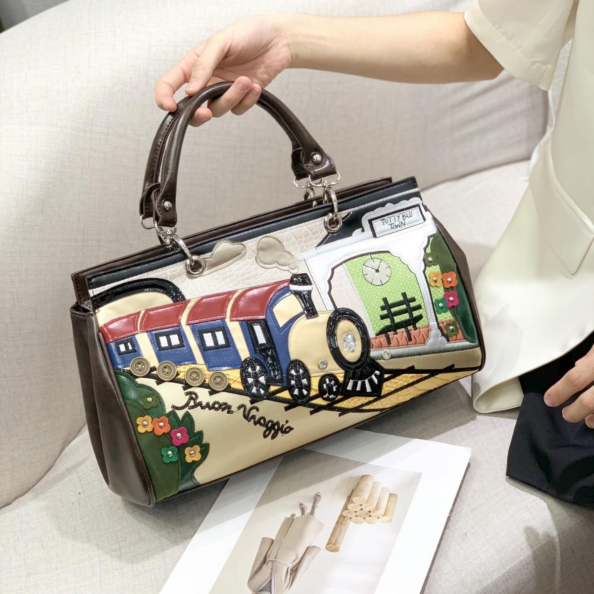 

Bag Women S Splicing Contrasting Color Retro Handbag Handmade Creative Shoulder Messenger Bag темно-коричневого кольору