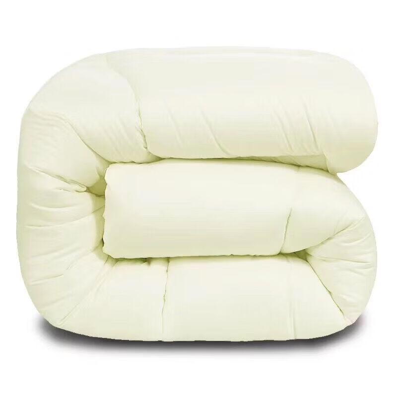 

Шелковистое одеяло OLOEY в подарочном наборе