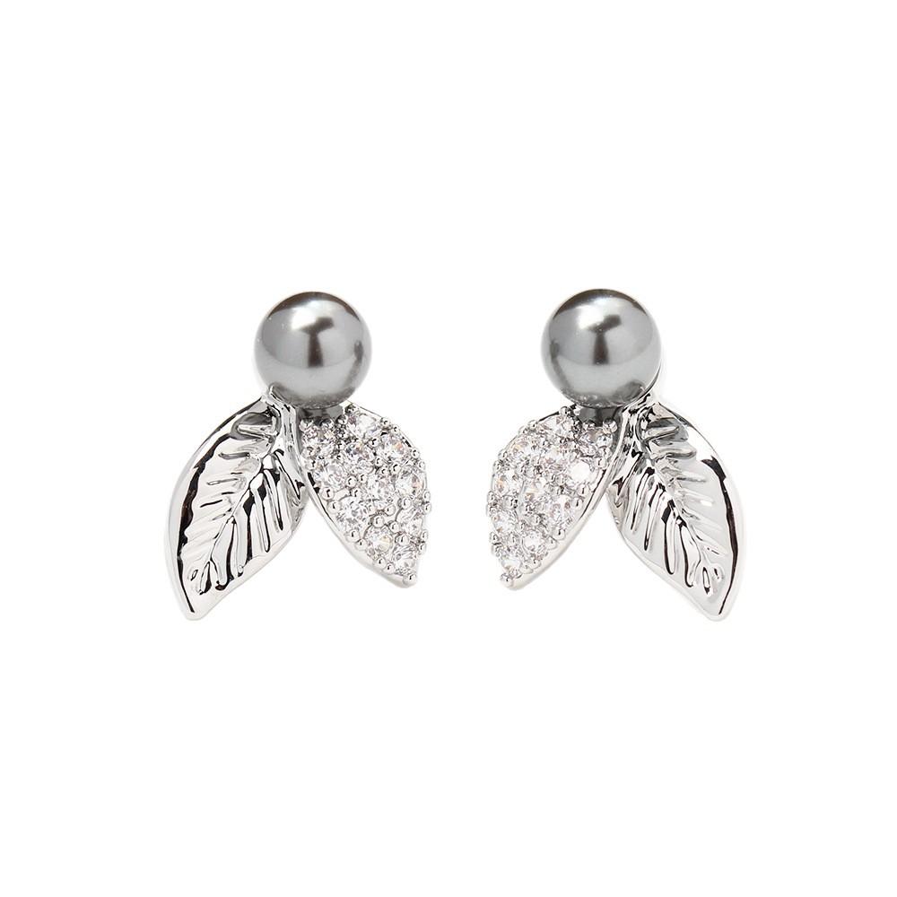 New product sweet and exquisite niche stone leaf earrings temperament versatile black and white imitation pearl silver needle small stud earrings wome