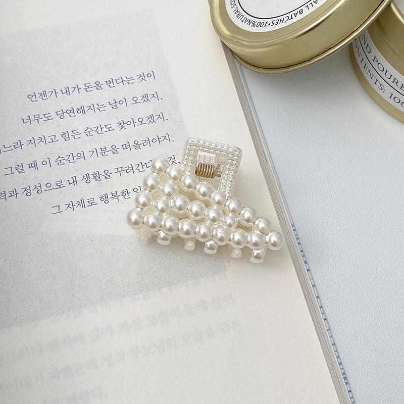 New Fashion Hollow Pearl Hair Claw Clips Simple Non Slip Mini Geometric Bangs Barrettes Hair Jaws for Women Girls Daily