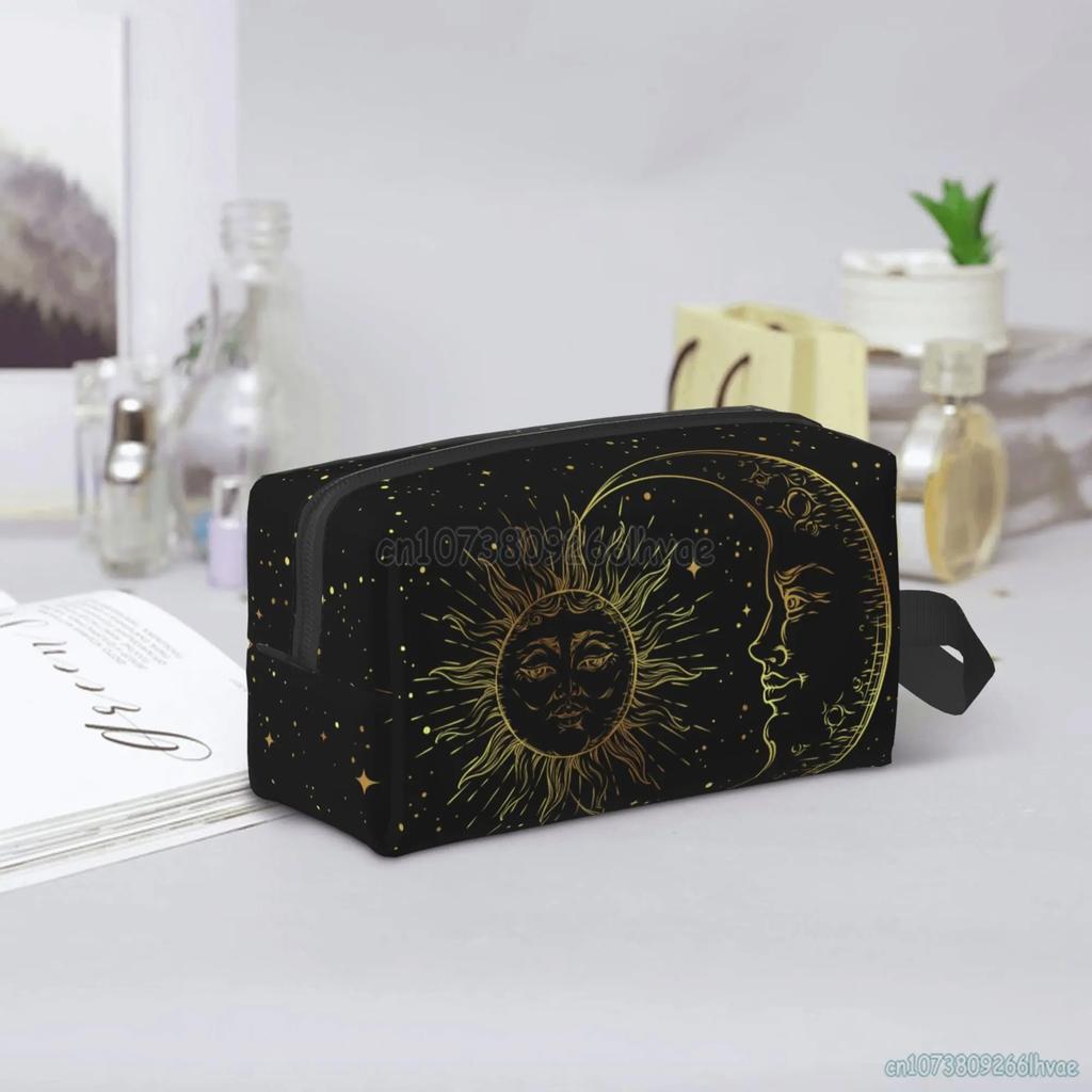 Goldene Sonne Halbmond und Sterne Muster Reiseaufbewahrungstaschen Tragbare Große Kapazität Make-up-Tasche Lässige Kosmetiktasche
