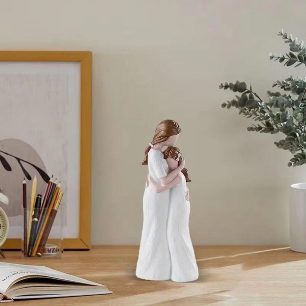 Resin Craft Mom Hug Daughter Sculptures Elegant Family Sculpture  Mothers Day