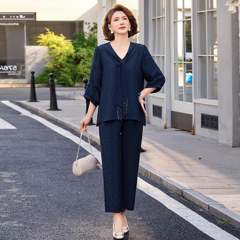 

2026 Summer Chic Two-Piece Outfit: Loose, Slimming Mid-Sleeve Suit for Middle-Aged Women XL [Recommended for 105-120 kg]