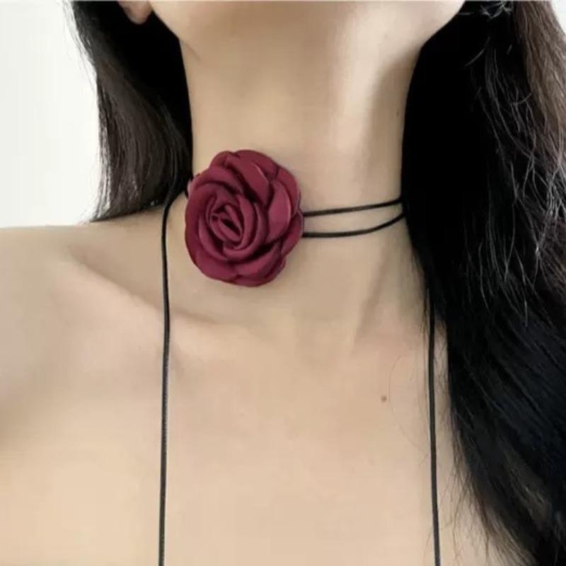 Black and White Flower Necklace Rose Choker Neck Flower Neckband Necklace Female Neck Collar Camellia Clavicle Chain