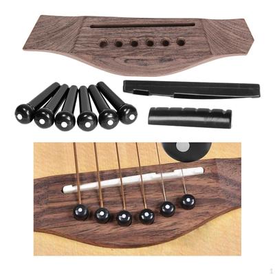 Gitaros tiltelis su smeigtukais
