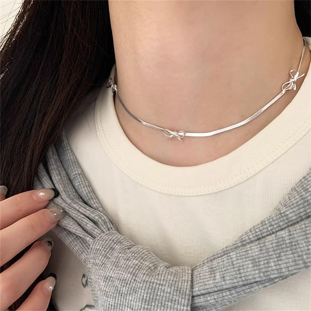 Korean version bow snake bone chain necklace ins temperament collarbone chain cold wind bracelet