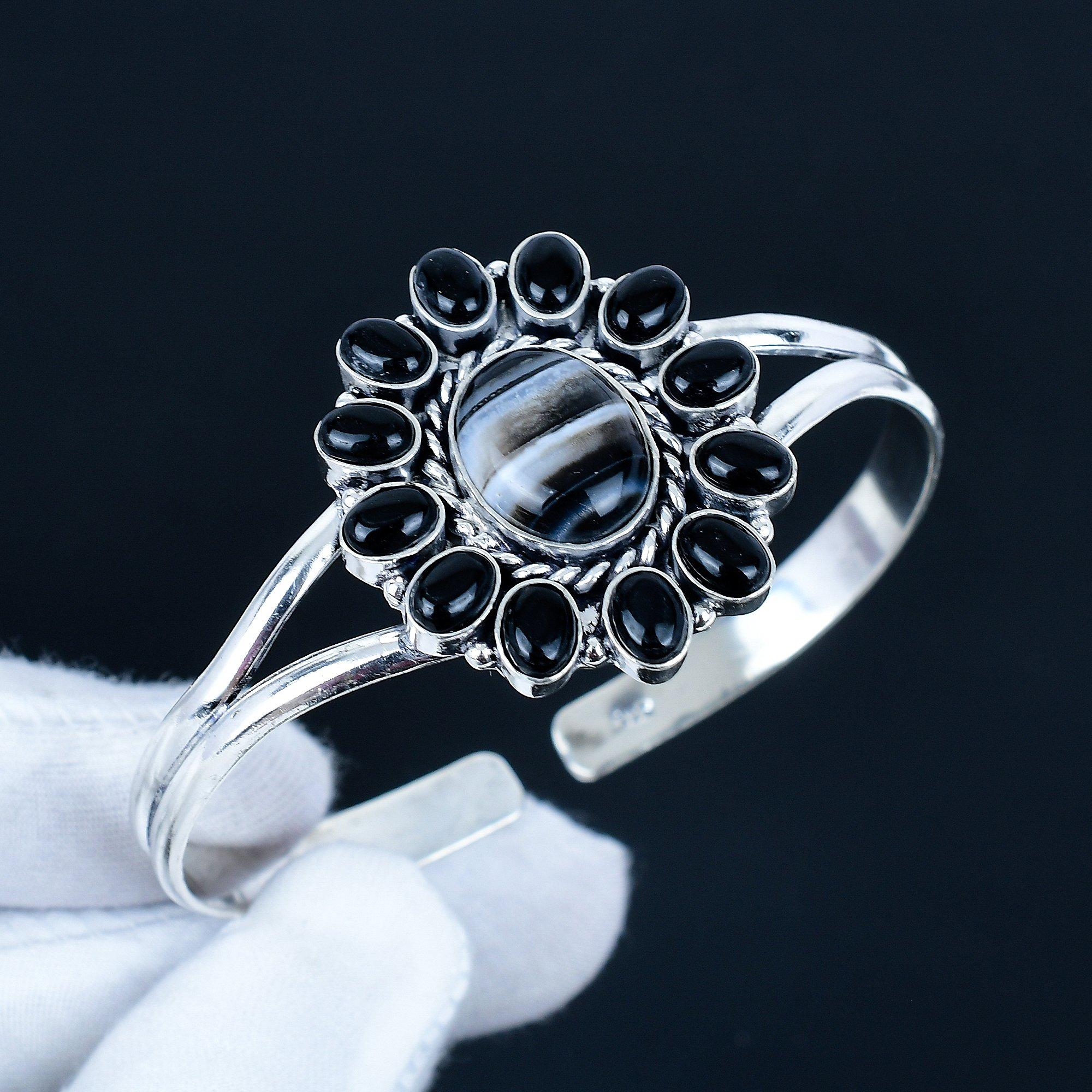 

Natural Banded Agate Gemstone Handmade Cuff Bangle 925 Sterling Silver Cuff Bangle, Black Onyx Flower Shape Bracelet For Wife, Unisex Bangle 7 чёрный