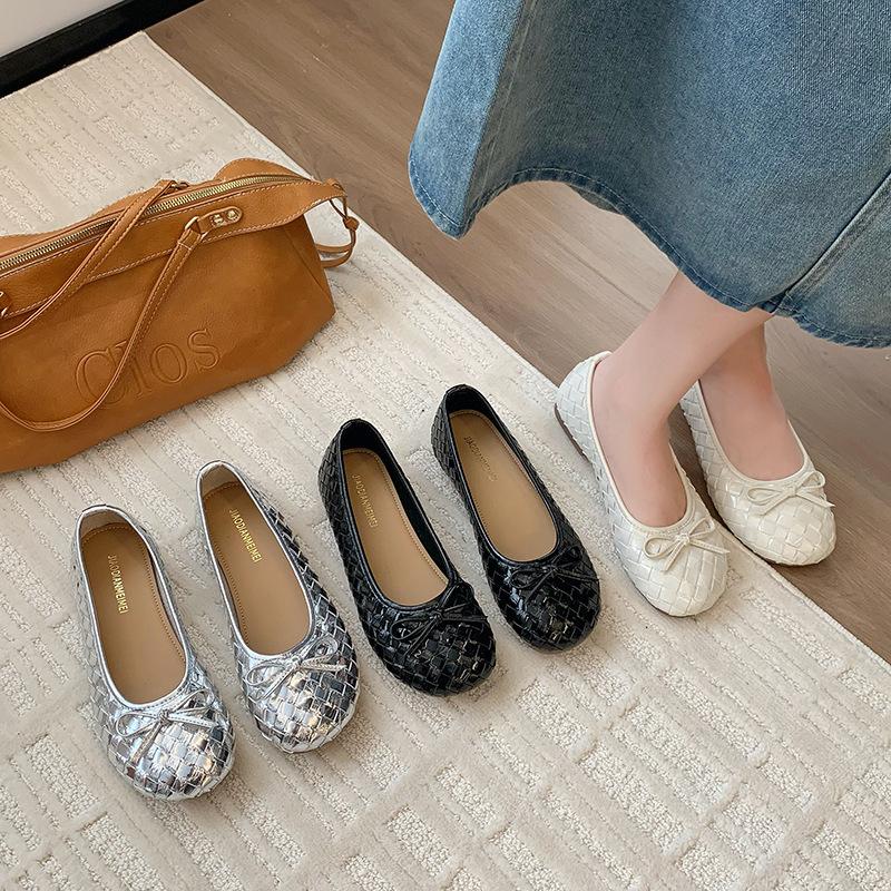 Xiaoxiangfeng Woven Shallow Single Shoes Women's Autumn 2025 New Flat Soft-soled One-pedal Bow Ballet Shoes