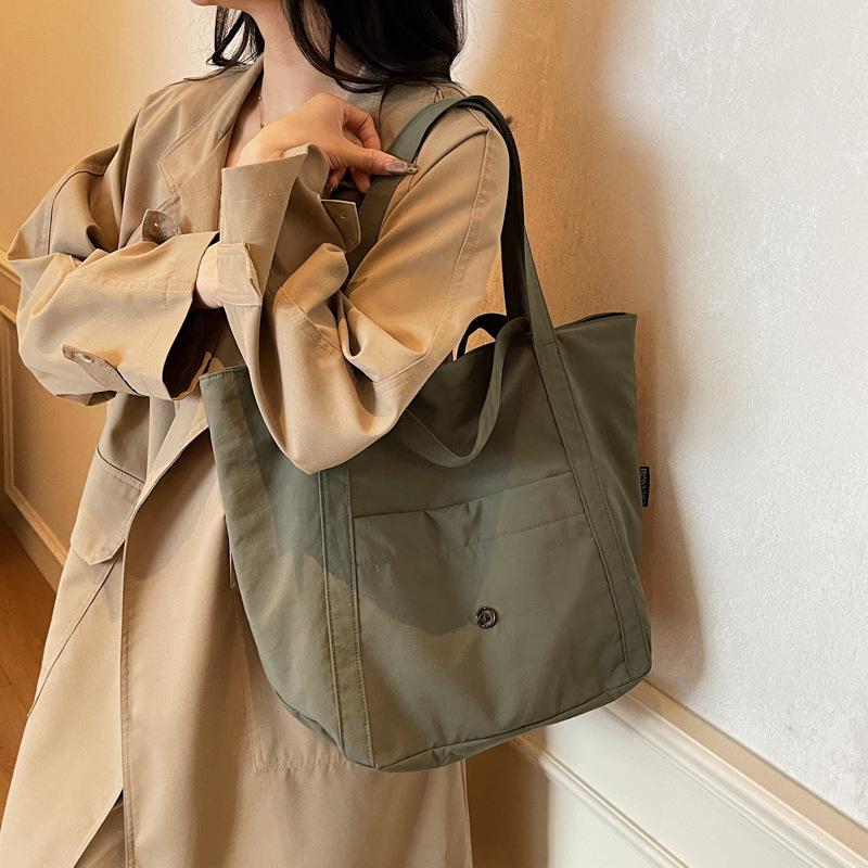 Niche design casual personality shoulder bag autumn and winter new tote bag 2025 trendy women's fashion bag
