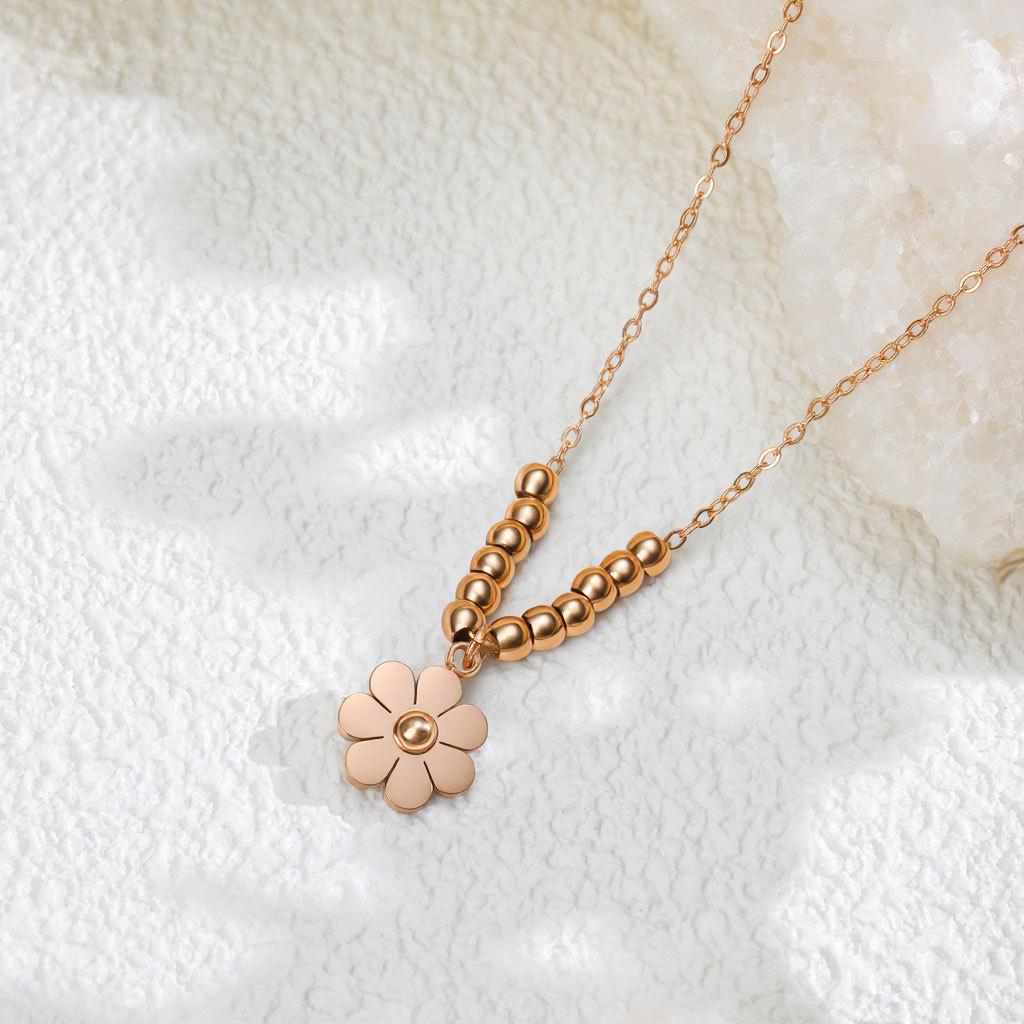 Mori Sweet Chrysanthemum Titanium Steel Necklace Female Flower Beaded Simple Versatile Collarbone Chain Does Not Fade