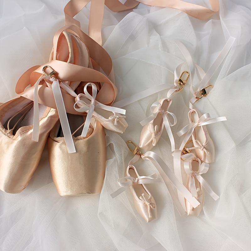 1PC ballet shoes exquisite and cute pendant mini cute simulation shoe shape keychain mini