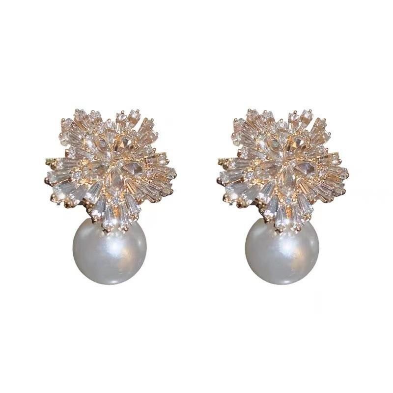 Exquisite Diamond-Set Fireworks Flowers Exaggerated Design Earrings Fashionable And Versatile Niche Simple Cold Wind Temperament Earrings