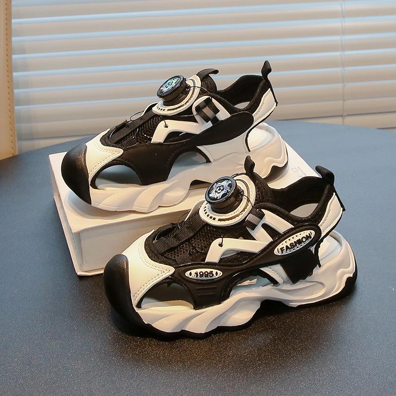 Boys Sports Sandals Toes Capped Anti-kicked Kids Beach Shoes Hollowed-out Breathable 2025 Summer New Boys Running Shoes Non-slip