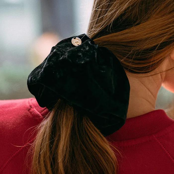 SIAC3097 Cloud Velvet Scrunchie_Black