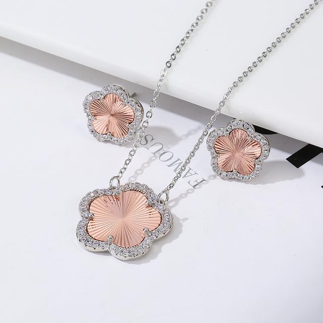 Top Quality Women Girls Five Leaf Flower Set Necklace Earrings Fashion Luxury Natural Stone Shell Set High Quality Zircon Gifts