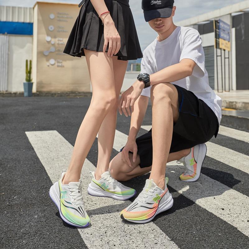 Spring and Autumn Cool Running Summer Breathable Casual Mesh Shoes Lightweight Couples Running Shoes Travel Sneakers Women