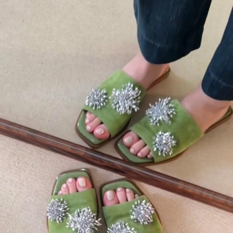 French retro niche one-word Mueller shoes 2025 new summer wear fashionable sandals