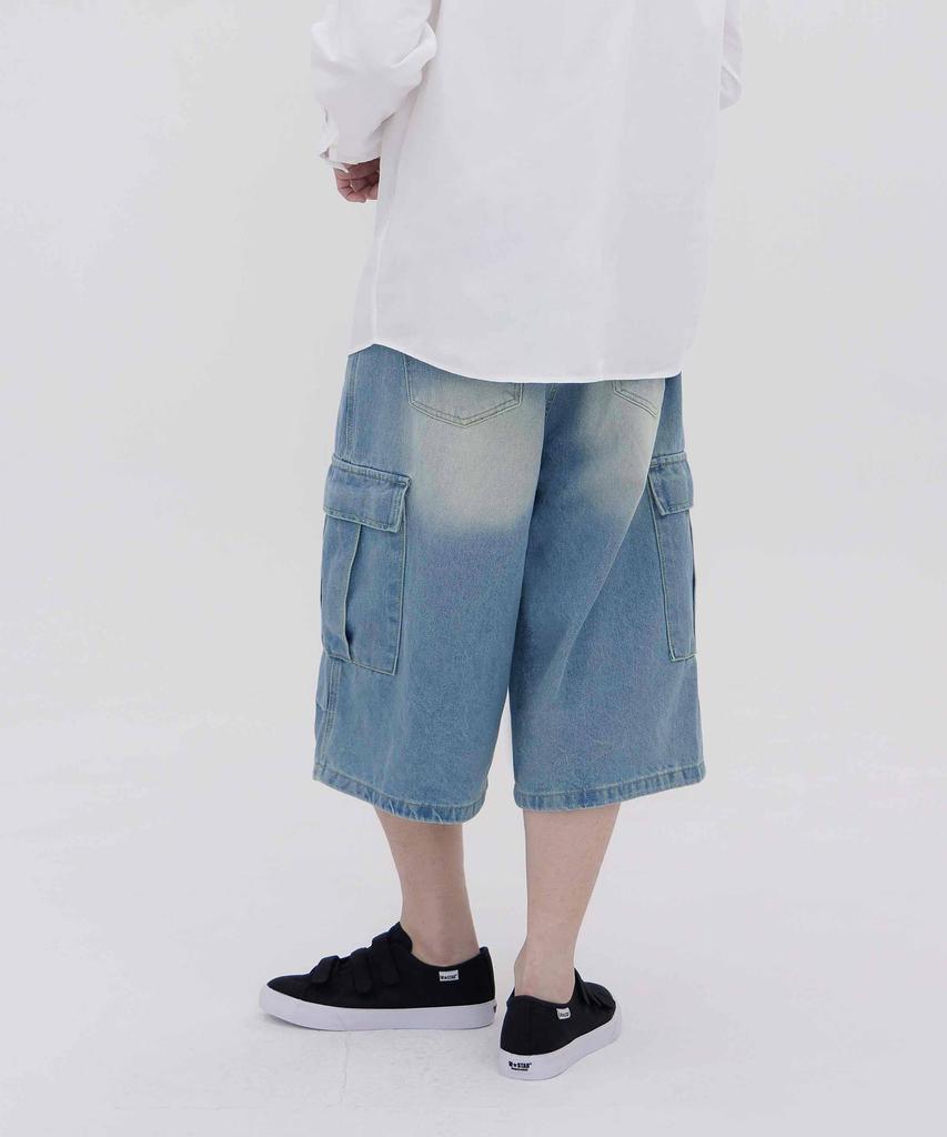 Akeusi Burning Wash Bermuda Street Cargo Oversized 3/4 Length Denim Pants Unisex (Light Blue Teen)