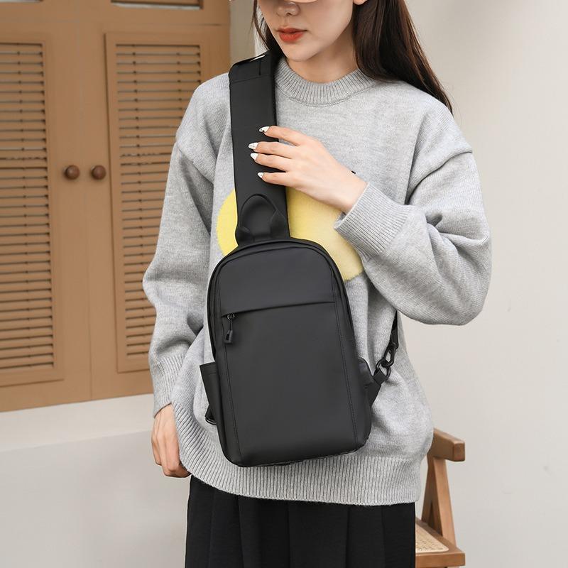 Men's and women's messenger bags Large capacity breast bags Going out for travel Wear-resistant fashion messenger bags Breast bags
