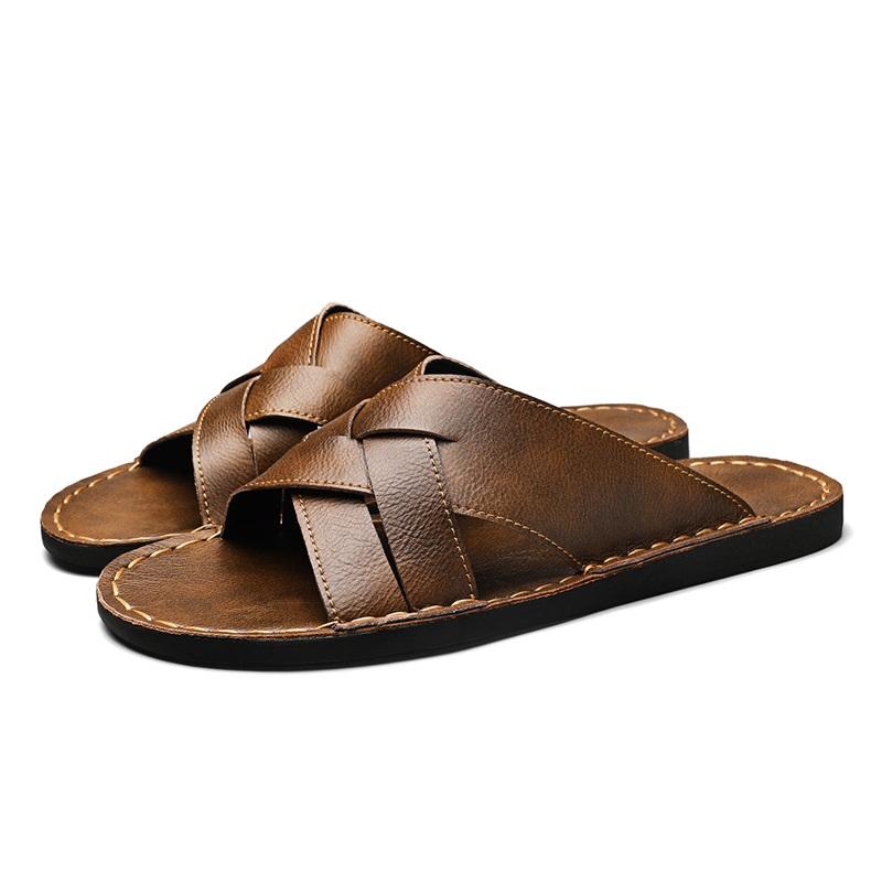 Fashion Handmade Leather Slippers for Men 2025 New Beach Summer Walking Shoes Slip on Light Male Flats Men Flip-flops Outdoor Half Drag