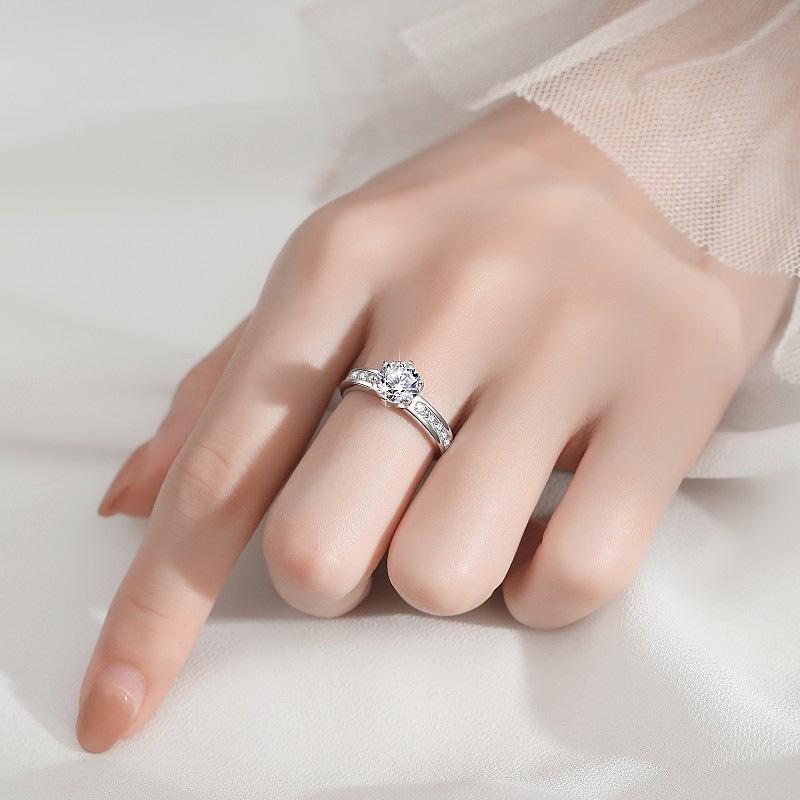 1 Carat D Color Moissanite Ring, Six-Prong Crown Design, 925 Sterling Silver, Light Luxury Jewelry