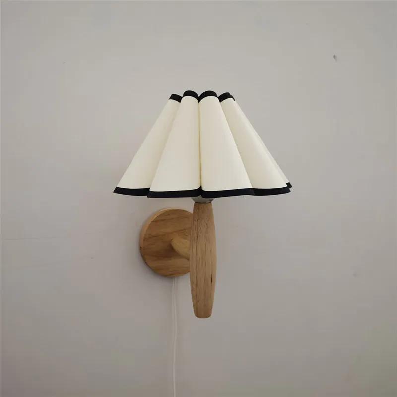 Pleated Lamp Vintage Wall Lamp Nordic Wood Wall Lights for Home Indoor Lighting Bedroom Decor Bathroom Mirror Light Wall Sconce