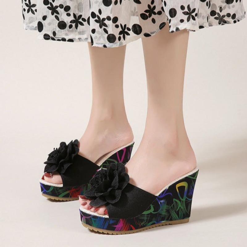 Ciabatte da donna con zeppa floreale taglie forti