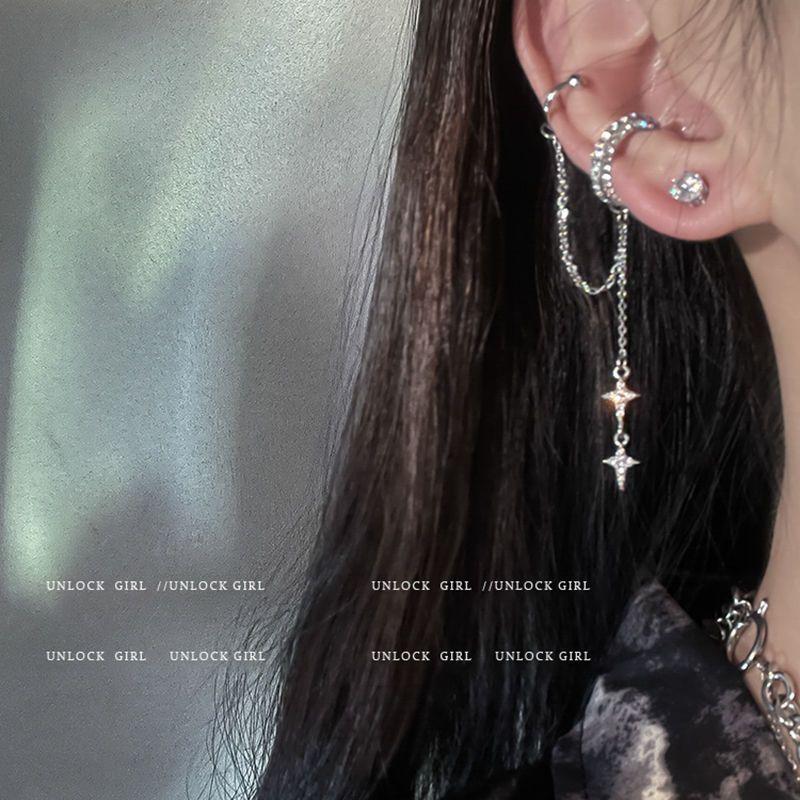 Love Ear Buckle Earrings Are Sparkling and Cute, Two Design Senses, Advanced Sense and Sparkling and Cute, Two Star Earbone Studs, Female.