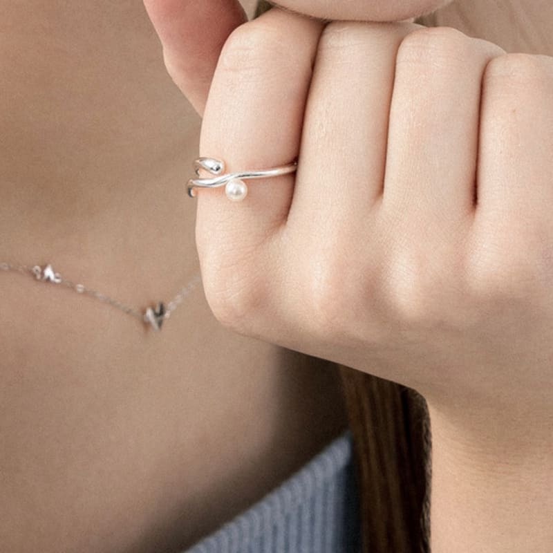 

LILYKORI 925 Silver Flow Pearl Ring Silver