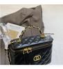 Women's 2025 Quilted Chain Bag: New Elegant Design, Autumn/Winter Trend, Versatile Crossbody Tote & Bucket Style.
