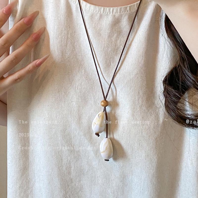 Chinese Zen Butterfly Necklace - Elegant Retro Clavicle Chain for Women, Versatile High-End Ethnic Style Accessory