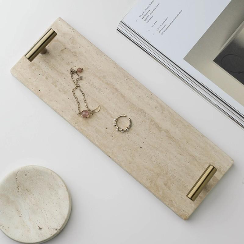 Naturlig Travertin Stenbakke Smykker Kosmetik Display Minimalistisk Boligindretning T-formet Marmor Serveringsfad