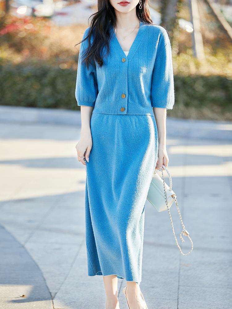 Spring & Autumn Wool Cardigan Set: Korean-Style Slimming Short Jacket with Knit Base Layer